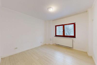Apartament cu 3 camere semidecomandat în Teiul Doamnei - 19