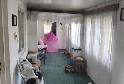 Casă cu 6 camere cu Teren 934 Mp în Central - 2