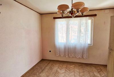 Casă cu 3 camere cu Canalizare în Central - 4