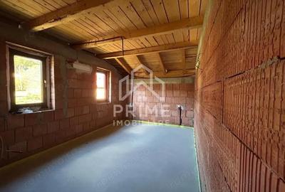 Casă cu 5 camere cu Teren 425 Mp în Micești - 3