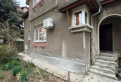Casă cu 6 camere cu Canalizare în Cotroceni - 2