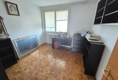 Apartament cu 3 camere semidecomandat în P-ța Muncii - 2