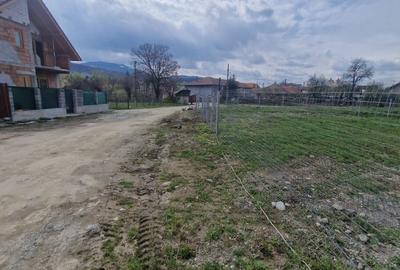 Teren de 464 mp, în Central - 3