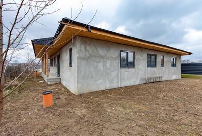 Casă cu 4 camere în Exterior Vest - 3