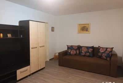 Apartament cu 2 camere semidecomandat, mobilat în Titan
