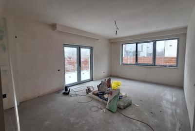 Casă individuală cu 3 camere cu Canalizare în Central - 2