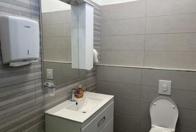 Spațiu comercial, de 70 mp, în Central - 3