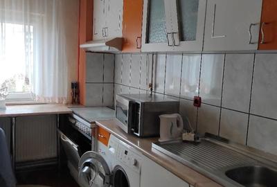 Apartament cu 2 camere decomandat în 22 Decembrie - 12
