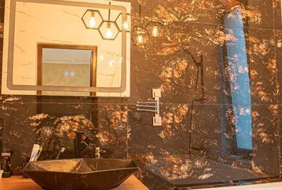 Casă cu Teren 253 Mp în Central - 10