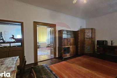 Casă cu 4 camere în Sânpetru - 1