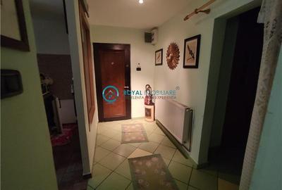 Apartament cu 3 camere decomandat în Mărășești - 9