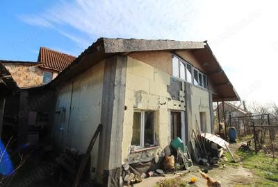 Casă cu 2 camere cu Teren 1426 Mp în Central - 3