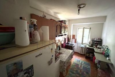 DAMBOVITA - ETAJ 1 - DECOMANDAT - 3 CAMERE - DEBARA - 8