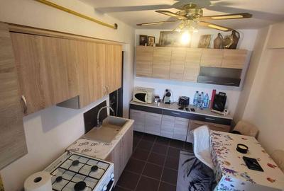 Apartament cu 2 camere decomandat în Șerbănești - 4