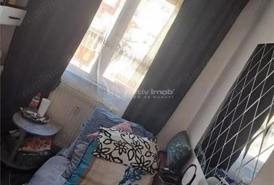 Apartament cu 4 camere decomandat în Aurel Vlaicu