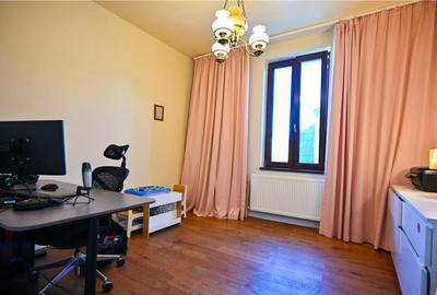 FILM! Eleganta si confort, in cetatea istorica a Brasovului, - 1