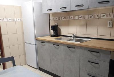 Apartament cu 3 camere decomandat în Central - 1