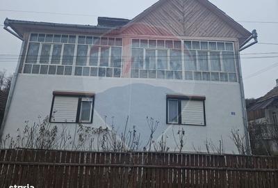 Casă cu 4 camere în Prislop - 1