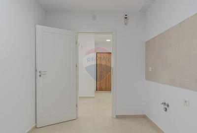 Clinica medicala-9 cabinete- URBAN PLAZA - bloc 15 parter! - 24