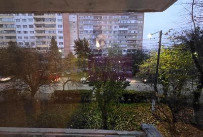 Apartament cu 3 camere de vanzare in Campina - Zona Liceul Energetic - 1