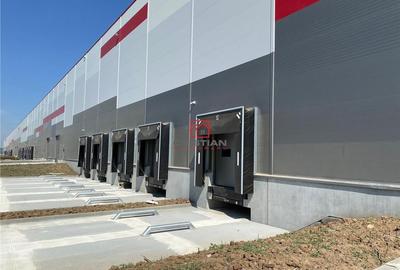 Spațiu comercial, de 2,380 mp, în Central - 4