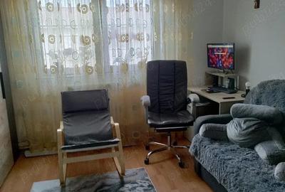 Apartament cu 2 camere decomandat în Poarta 6