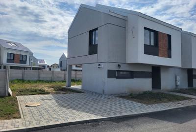 Casă cu 4 camere în Central - 3