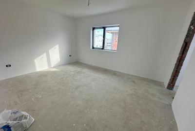 Casă individuală cu 4 camere cu Canalizare în Central - 8