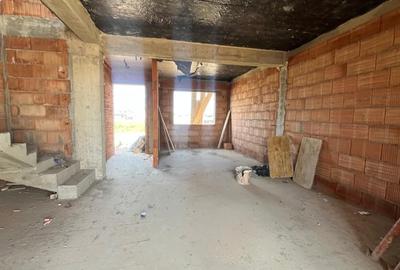 Duplex cu 4 camere cu Canalizare în Moșnița Nouă - 7