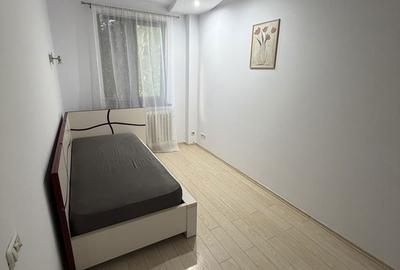 Apartament cu 3 camere semidecomandat în Calea București - 4