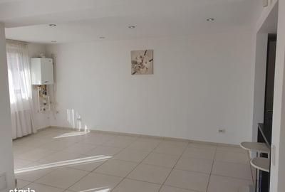 Casă cu 4 camere în Balotești