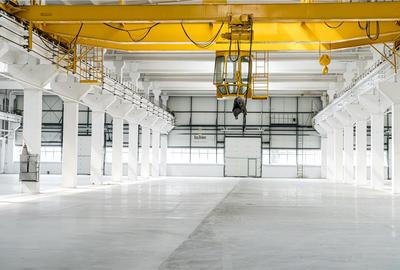 Spațiu industrial, de 2,600 mp, în Industrial Est - 9