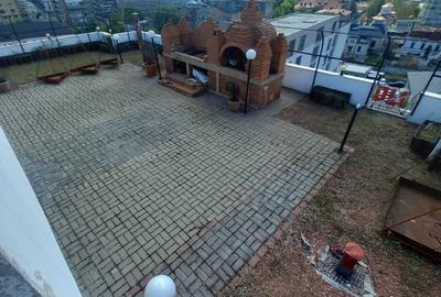 Penthouse cu 5 camere decomandat în Central - 17