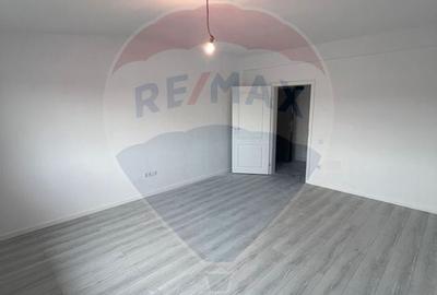 Apartament cu 2 camere decomandat în Central - 9