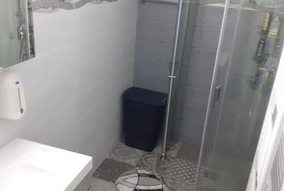 Casă cu 4 camere cu Canalizare în Central - 8