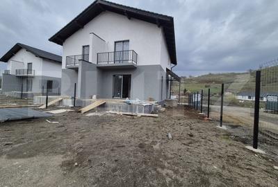 Casa duplex cu 3 camere in Livezeni
