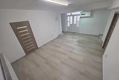 Spațiu comercial, de 210 mp, în Central - 7