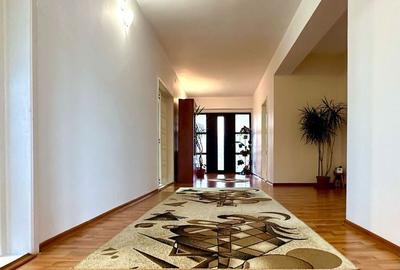 Casă cu 6 camere cu Teren 1382 Mp în Central - 9