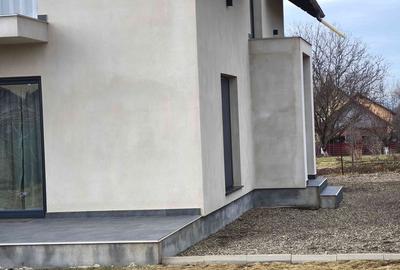 Casă cu 5 camere cu Teren 500 Mp în Burdujeni