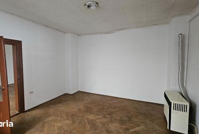 Casă cu 3 camere cu Teren 130 Mp în Central - 16
