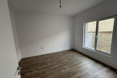 1/2 Duplex Parter Sanmihaiu Roman ,3 Camere,2 Bai,Toate Utilitatile - 5