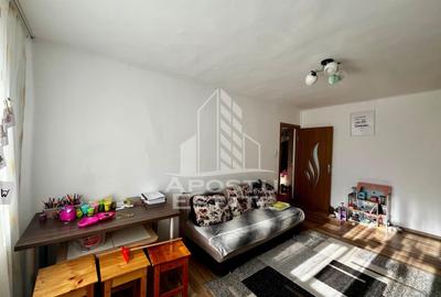 Apartament 3 camere, etaj 3, centrala proprie, zona Lipovei - 2