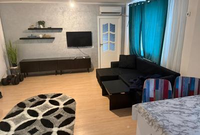 Apartament cu 2 camere semidecomandat, mobilat în Central