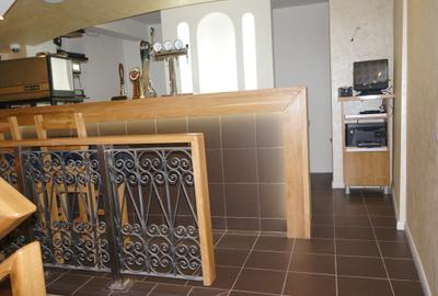 Spațiu comercial, de 225 mp, în P-ța Ovidiu - 7