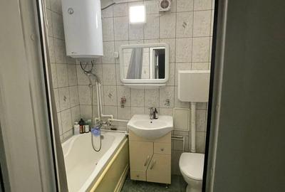 Vand ap.cu 3 cam.in sectorul 3 - 4