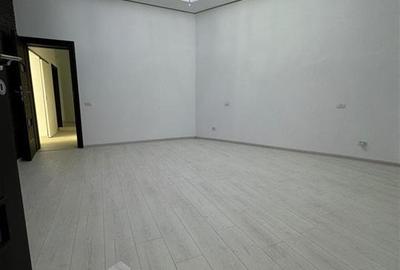 Apartament cu 4 camere decomandat în Universitate - 4