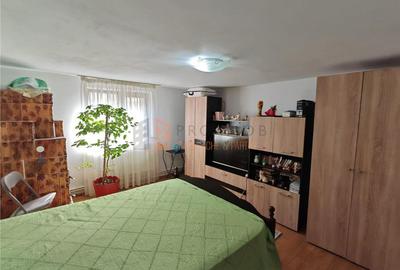 Casă individuală cu 3 camere cu Canalizare în Micro 3 - 2