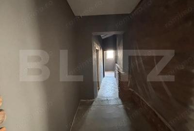 Spațiu comercial, de 480 mp, în Central - 4