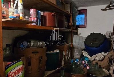 Casă cu 4 camere cu Canalizare în Central