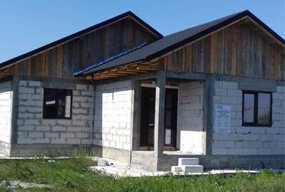 Casă cu 3 camere în Unirea - 1